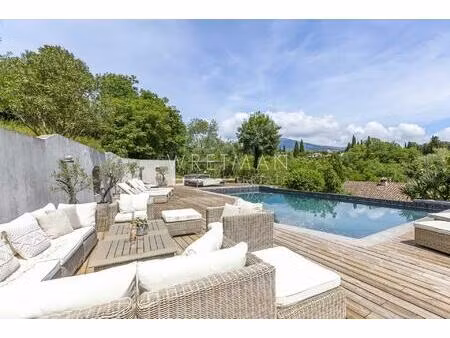 beau moulin avec magnifique piscine - le rouret