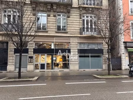achat local commercial 212m² grenoble 38000