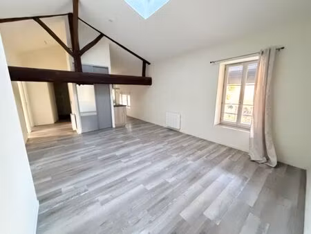 location appartement 4 pièces 70m² pont de vaux 01190