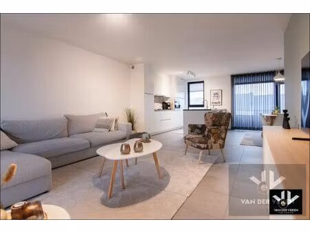 energiezuinig  ruim en lichtrijk appartement met 2 slaapkamers en 2 terrassen op een goed 