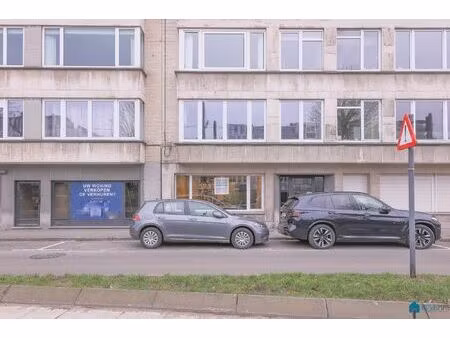 gelijkvloers kantoorverdiep palend aan het zuidpark