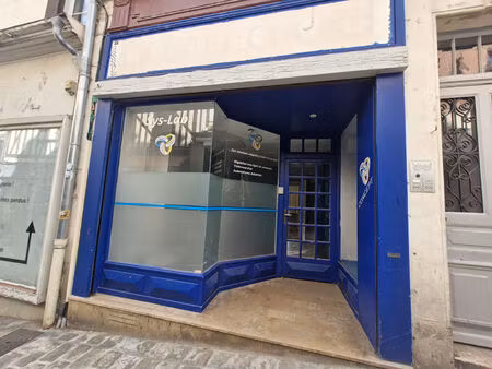 location local commercial