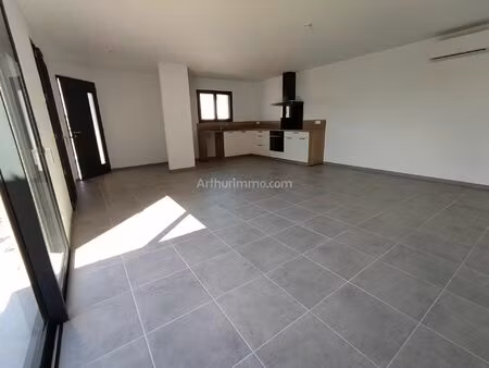 location maison 4 pièces 88 m2 à pierrevert