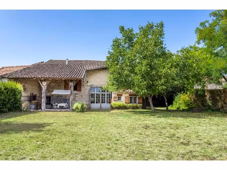 vente maison 4 pièces 148 m² à montjoi (82400)  275 000 €