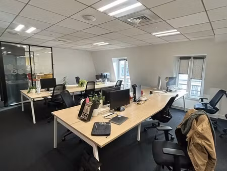 location local professionnel 136m²