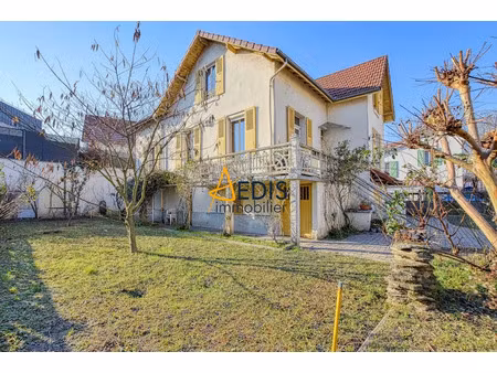 vente maison 8 pièces 172 m² à grenoble (38000)  360 000 €