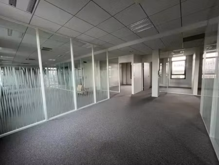 bureaux à louer dans l'ouest lyonnais - 175 à 480 m²  situation stratégique et parkings