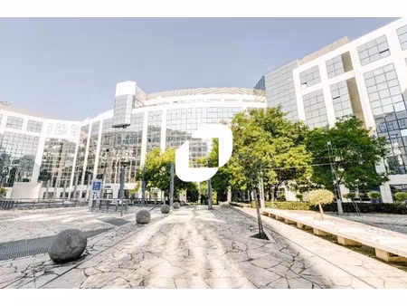 a louer  proche a4 et rer a