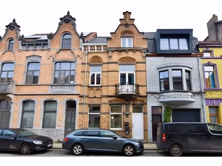 appartement te koop in sint-amandsberg met 3 slaapkamers