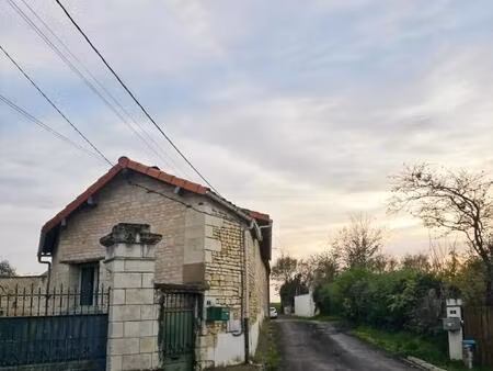 charmante maison en pierre à glénouze  158 m²