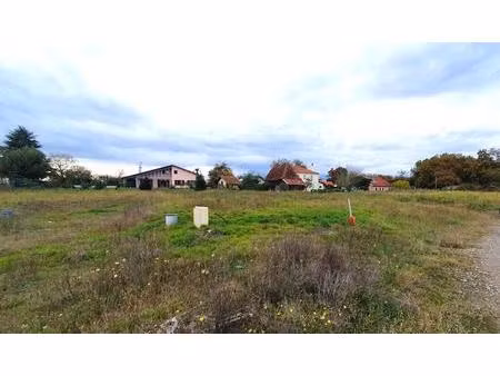 au calme  proche axe dax mont de marsan