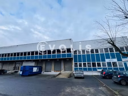 entrepôt 4 quais + 1 rampes