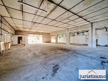 entrepôt 800 m2