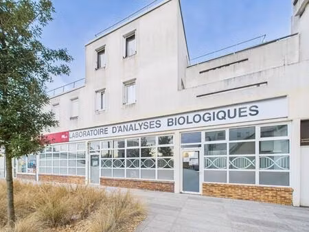 local commercial - gare du bras de fer