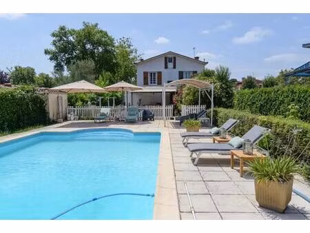 spacieuse maison de 8 pièces de 172 m²  située à fenouillet