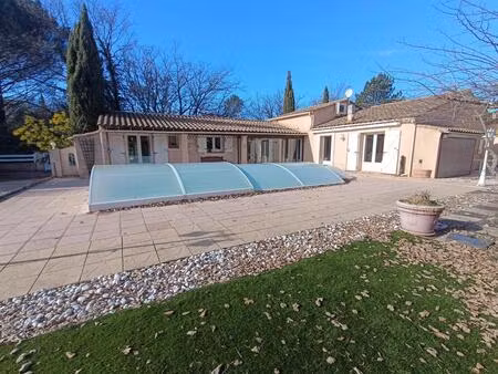 maison de 160 m2 avec piscine et jardin à forcalqueiret