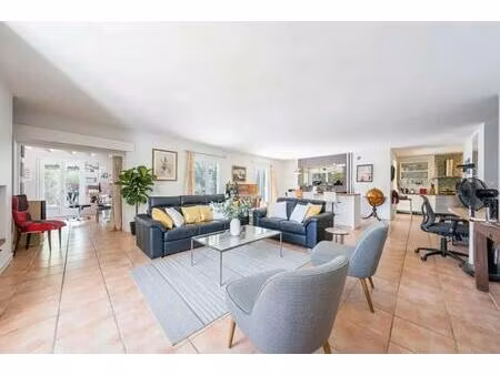 maison à rénover de 288 m² en vente à montussan