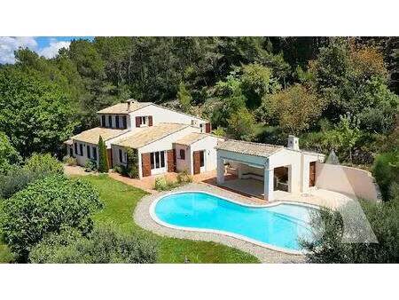 commune de salernes  maison principale de 122m² avec appartement de 52m²