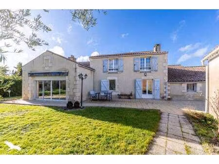 vente maison à nesmy (85310) : à vendre / 170m² nesmy