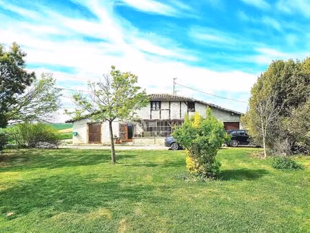 ancienne ferme 151 m² habitable avec dépendances sur 7 ha sect