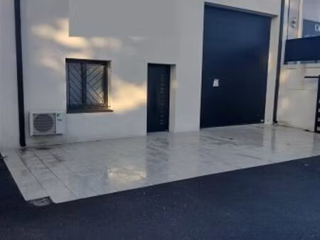 location local commercial 190m2 perpignan 66000 - 1500 € - surface privée