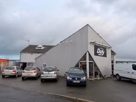 location bureaux et commerces à saint-malo (35400) : à louer / 530m² saint-malo