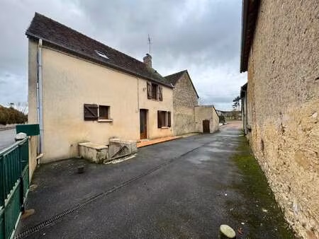 location maison à bourg-le-roi (72610) : à louer / 82m² bourg-le-roi