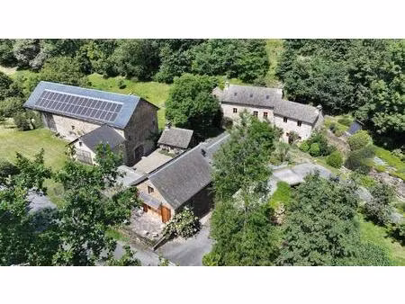 domaine d'exception : ancien moulin & hameau privé en aveyron - lévézou