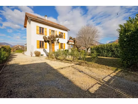 vente maison 8 pièces 226 m² à saint-egreve (38120)  570 000 €