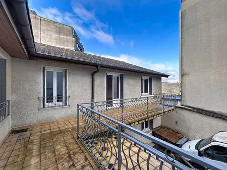 maison de ville mitoyenne de 5 pièces 116 m² avec fort potentiel hypercentre d'aix les bai