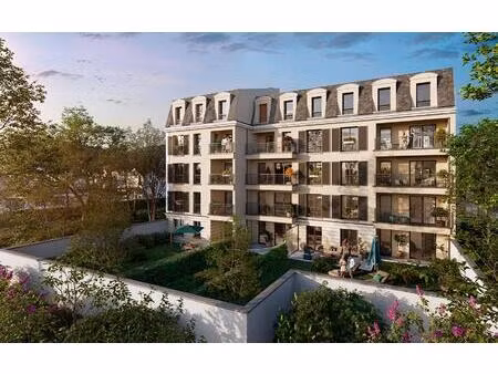 grand studio avec balcon et parking en sous-sol