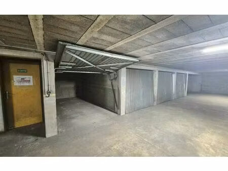 location stationnement  16 m² t- à boussy-saint-antoine  80 €
