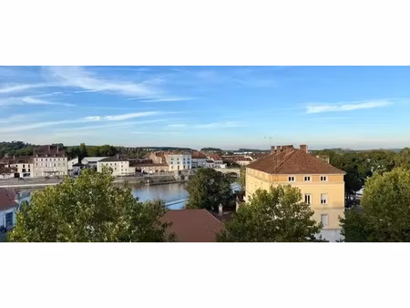 location appartement 4 pièces 93 m² à gray (70100)  795 €