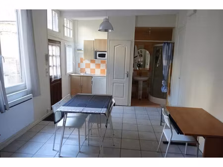 location meublée appartement 1 pièce 23 m² à troyes (10000)  410 €
