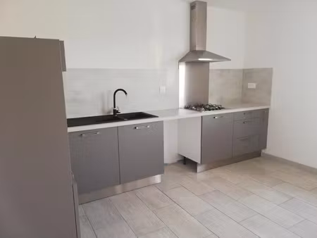 location maison 6 pièces 139 m² à saint-saud-lacoussière (24470)  870 €