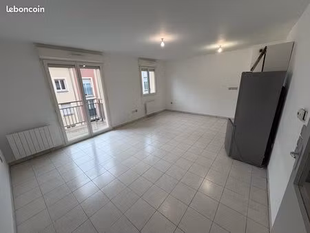 appartement/studio t1 + 2places parking + balcon