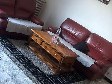 t2 au centre ville d’arles à louer