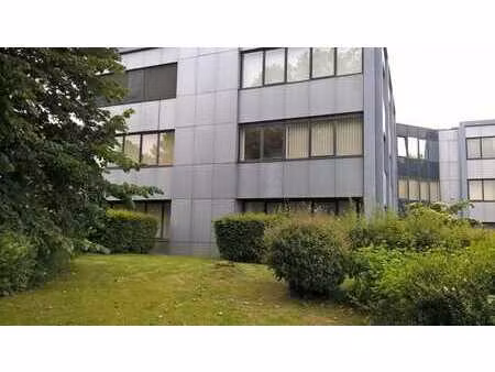 bureau de 350 m² auprès e40