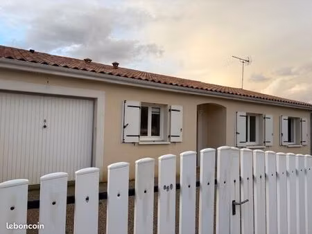 neuville de poitou f4