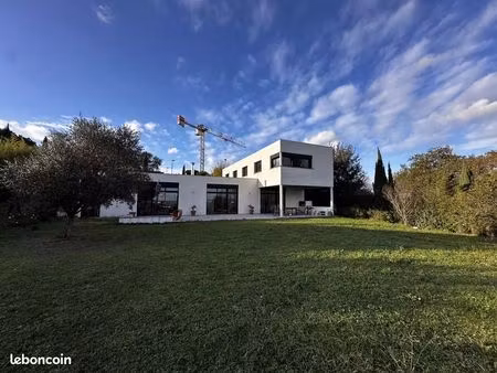 maison 5 pièces 213 m²