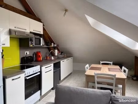 loue t2 plein centre-ville de louviers