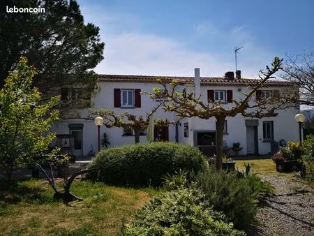 auberge familiale- chambres d'hôtes- dépendances et moulins