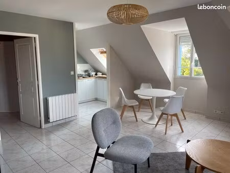 loue 2 pièces meublé à st lunaire