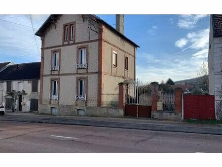maison crézancy m² t-5 à vendre  138 000 €