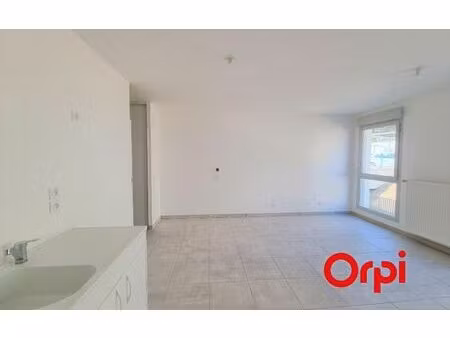 location appartement  m² t-1 à caluire-et-cuire  620 €