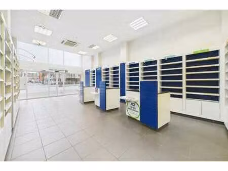 bel espace commercial situé dans le centre ville de tournai