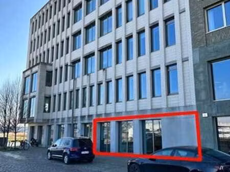 bureau meublé de 190m² dans la madrasstraat