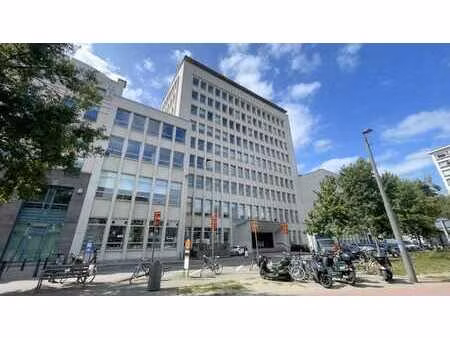 bureaux élégants à louer dans le bâtiment waw à anvers