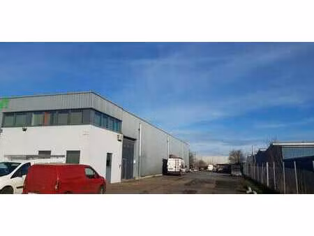 bel espace de 2 bureaux dans le zoning des plenesses