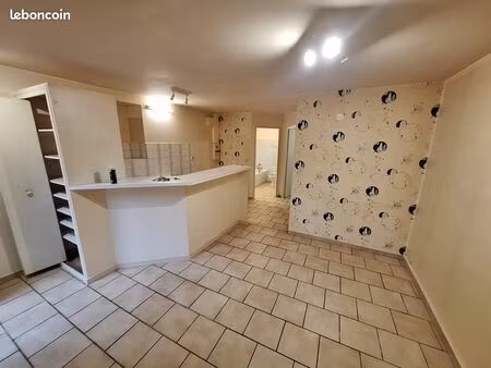 t2 - 390 euros - non meublé